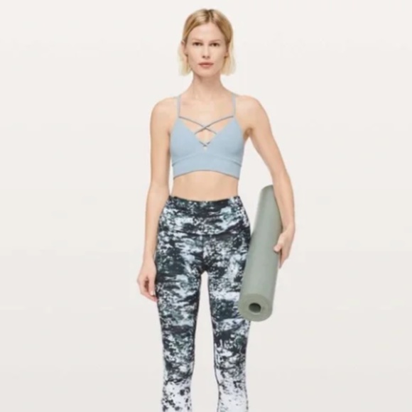 Lululemon Athletica Expand Your Limits Strappy Bra $58 Super Soft Blue Size 4 - Picture 1 of 6